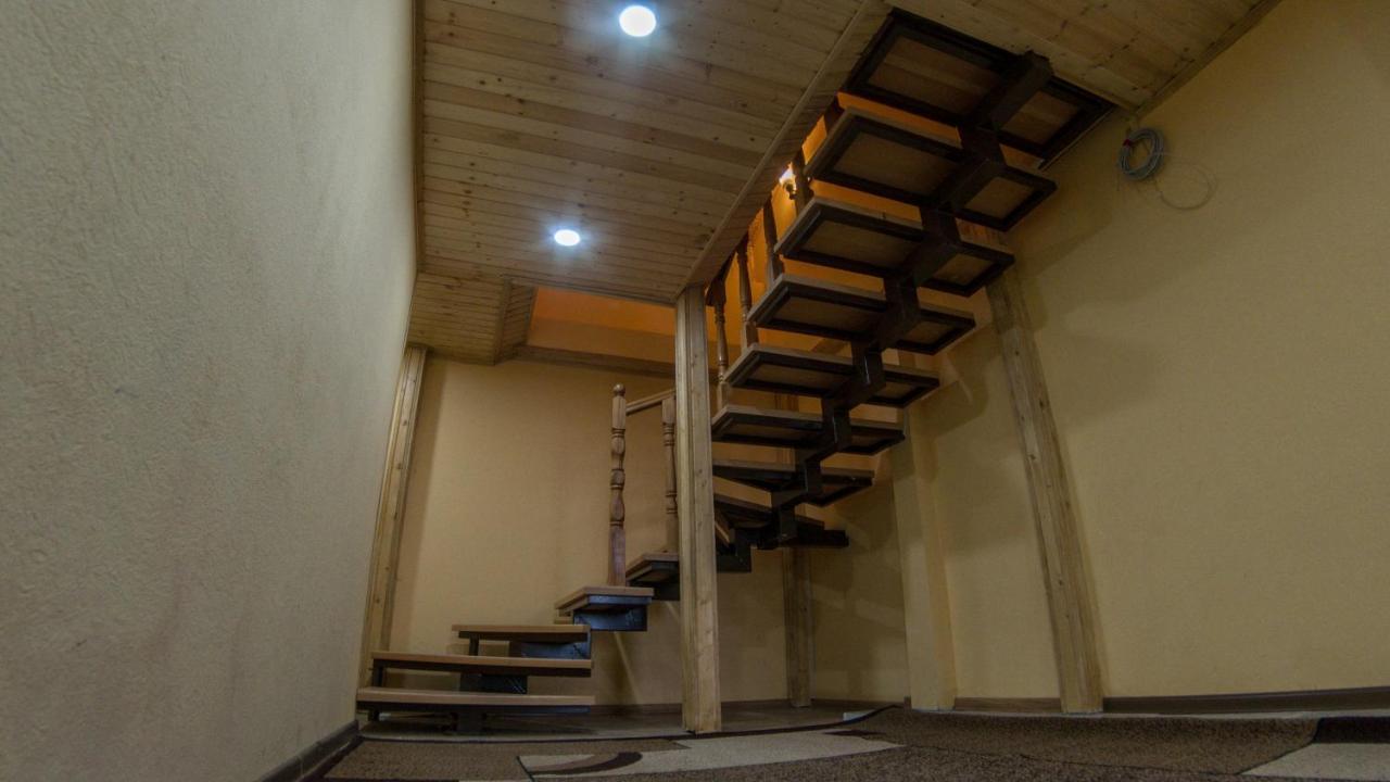 Hotel Eco House In Bakuriani Ngoại thất bức ảnh